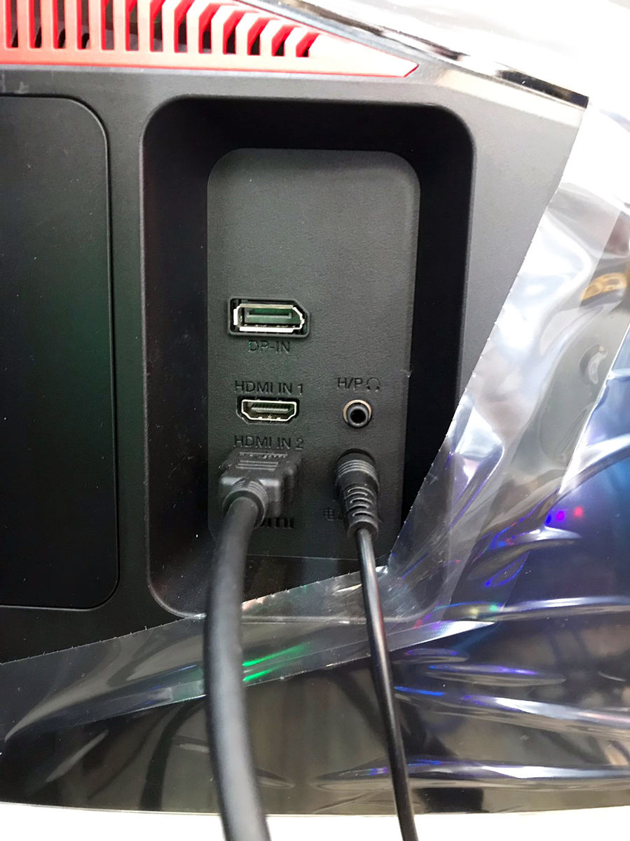 支援HDMI*2、DP1.4和一個音效輸出孔
