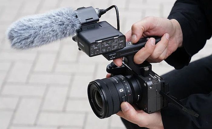 Sony FE PZ 16-35mm F4 G順暢的電動變焦，反應迅速