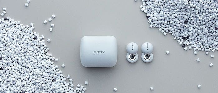 Sony LinkBuds 環形真無線藍牙耳機 WF-L900在機身和充電盒的選材上更使用環保回收材質