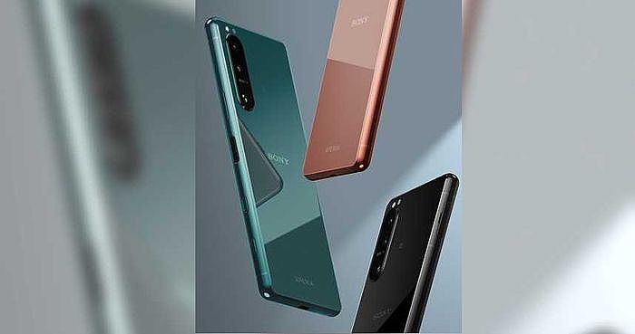 Sony Xperia 5 III共有鏡黑，鏡粉，鏡綠等三種手機顏色選擇，預計將於2021年初夏於台灣市場推出。（圖／Sony提供）