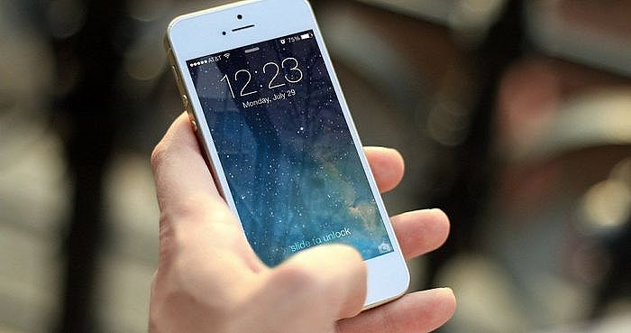 蘋果手機iPhone這代湧出大量苦主，手機用一年多電池就常常快速沒電。（示意圖／翻攝自pixabay）