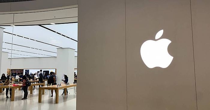 Apple Pay的刷臉付費確認機制，有玩家誤觸欲向iTunes申請退費，卻因係位於愛爾蘭的公司而非美商蘋果電腦，最後未獲同意退費。（圖／CTWANT資料照）