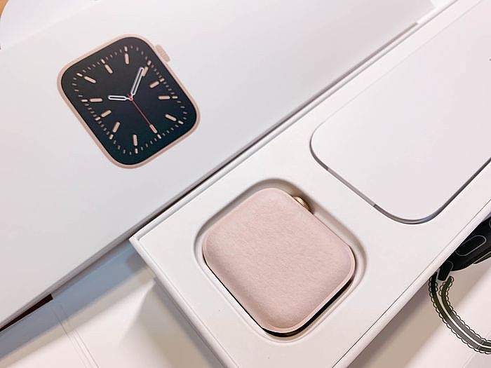 開箱 Apple Watch Series 6 手錶盒