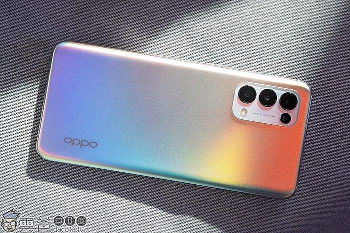 OPPO Reno5 幻彩銀