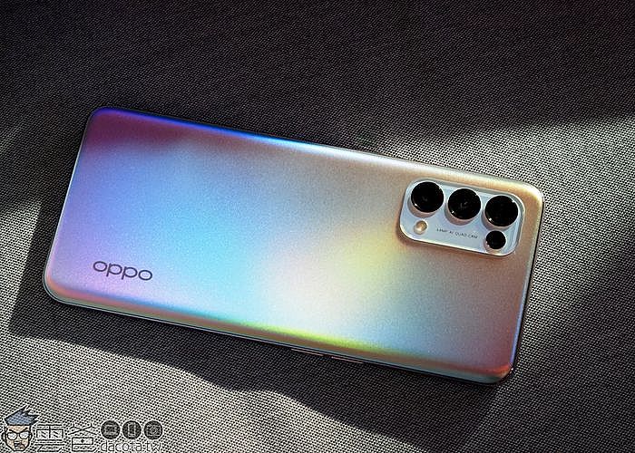 OPPO Reno5 Pro 幻彩銀