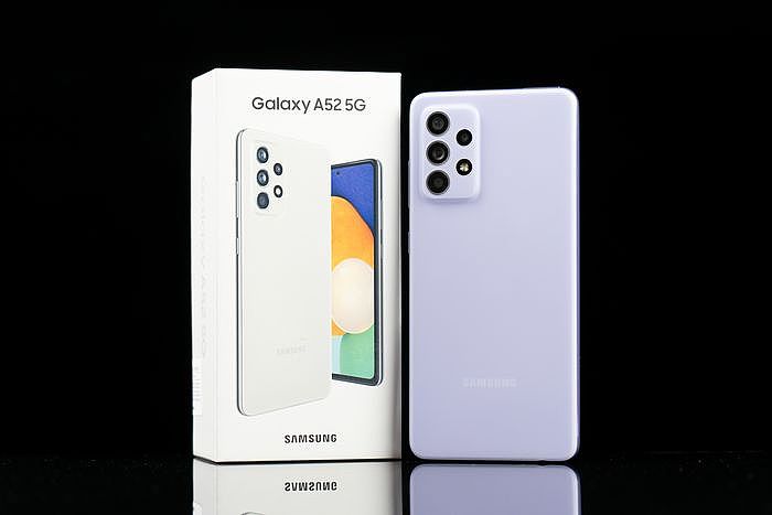 Samsung Galaxy A52 外盒與外觀