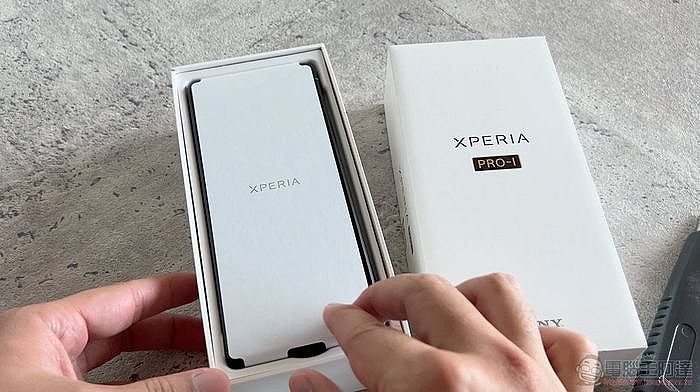 SONY Xperia PRO-I 外盒