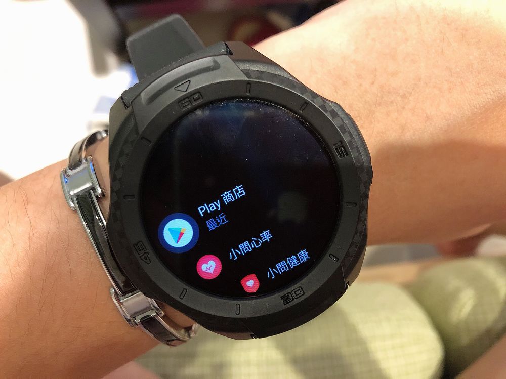 Mobvoi 出門問問「TicWatch S2」 探索運動智慧手錶開箱