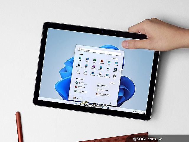 微軟Surface Duo 2雙螢幕手機發表 Pro 8與Go 3平板亮相