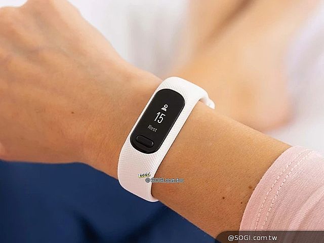 Garmin發表智慧手環vivosmart 5 螢幕加大、可換腕帶